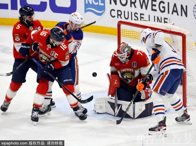 佛罗里达美洲豹5-4击败埃德蒙顿油人,总决赛第二场精彩集锦 佛罗里达美洲豹5-4击败埃德蒙顿油人,总决赛第二场精彩集锦